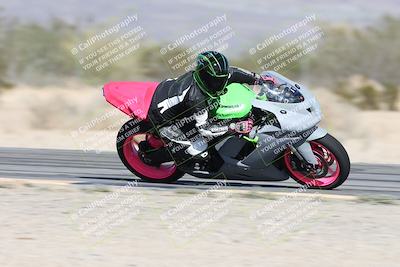 media/Dec-01-2025-Moto Forza (Mon) [[2daa91e15f]]/3-Beginner Group/Session 2 (Turn 7 Inside Pans)/